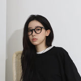Plain Minimal Glasses