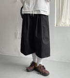 Sinmis Banding Incised Cotton Bermuda Pants