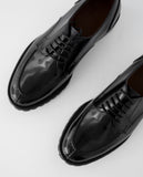 U-tip lace-up shoes