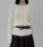 Minimal Boat Neck Long Sleeve Knit