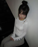 Juen Shoulder Slit Button Long Sleeve T-shirt