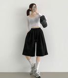 Side Pin Tuck Hip Volume Up Wide Bermuda Knee Length three quarter Banding Pants