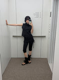 HIGH-NECK SLEEVELESS SHIRT