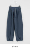 Chop-pit pin-tuck balloon wide banding pants