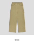 Rear patch carpenter pants