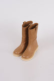 farm round middle boots