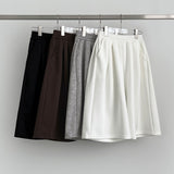 Side Pin Tuck Hip Volume Up Wide Bermuda Knee Length three quarter Banding Pants