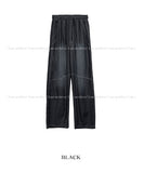 Incision circle washing denim pants