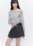 Oblique line button knit