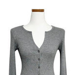 Mude V-Neck Slim Ribbed Knit Cardigan