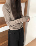 Two-in diagonal button hood T-shirt