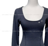 Dart incision u-neck long sleeves