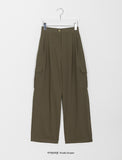 Tooken pin tuck cargo banding slacks