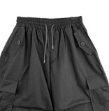Bulky pintuck cargo Bermuda pants