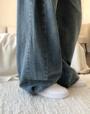 Kiny Adjust Pintuck Denim Pants