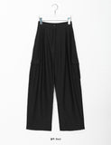 Tooken pin tuck cargo banding slacks