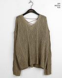 Summit Punching Two-Way Eyelet Back Strap V-Neck Overfit Long Sleeve Knit