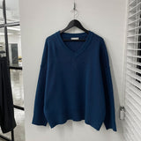 Swed V-neck loose fit knitwear