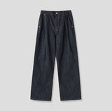 Friendly two-tuck wide denim pants