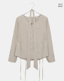 [Muffler set] Ir bean button side strap V-neck long sleeve blouse