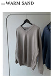 Minimal V-neck semi-overfit knit