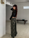 Damaged camo carpenter double knee pants