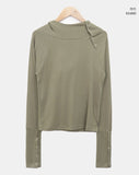 Two-in diagonal button hood T-shirt