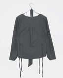 [Muffler set] Ir bean button side strap V-neck long sleeve blouse