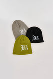 B logo beanie