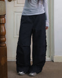 Side pinch frill pants