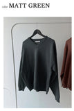 Minimal V-neck semi-overfit knit