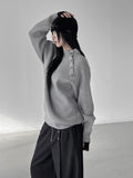 Slit semi-polar button knit