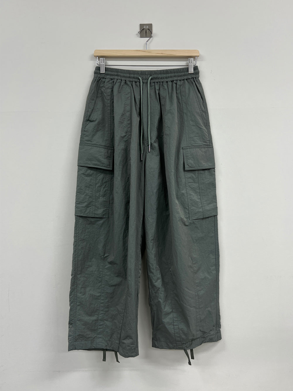 【KOOLOSET】Daily Nylon Balloon Cargo Pants Daily Nylon Balloon Cargo Pants (2color) - kooloset