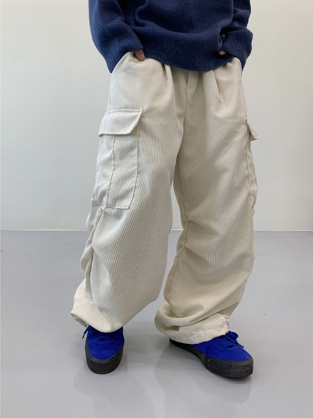 【DISCERNMENT】Unisex Slick Corduroy Cargo Pants DISCERNMENT (ディーサーメント) - 男女兼用スリック