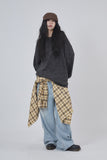 Folds rivet over denim pants