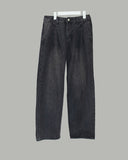 Para Two Tuck Denim Pants