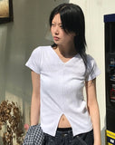 RIBBED V SLIT HALF T