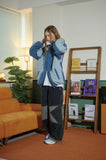 Neck slit hooded windbreaker