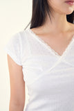 Lace point V-neck t-shirt