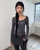 GRAPHIC U-NECK LONG SLEEVE T-SHIRT