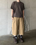 Side Dip Tuck Cotton Bermuda Pants