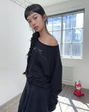 ONE-SHOULDER LONG SLEEVE T-SHIRT