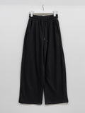 Two-way pleated training pants