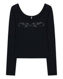 GRAPHIC U-NECK LONG SLEEVE T-SHIRT