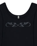 GRAPHIC U-NECK LONG SLEEVE T-SHIRT