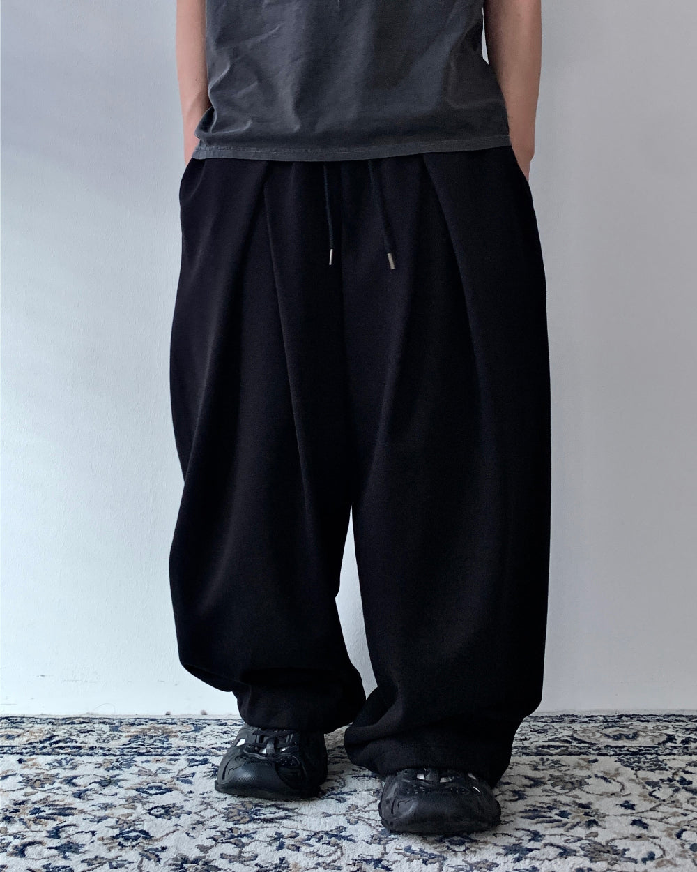 【KOOLOSET】Static Tuck Balloon Sweat Pants KOOLOSET (クロゼット) - スタティックタックバルーンスウェット