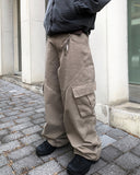 Curved Incision Cargo Pants