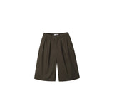 Side Dip Tuck Cotton Bermuda Pants