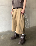Side Dip Tuck Cotton Bermuda Pants