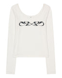 GRAPHIC U-NECK LONG SLEEVE T-SHIRT
